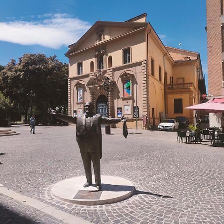 Apartamento Il Nido Di Silvia A Due Passi Dal Teatro Rossini Pésaro Exterior foto