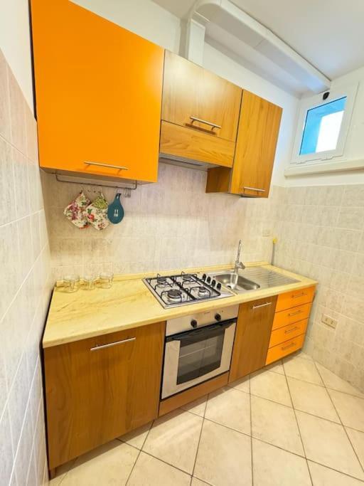 Apartamento Il Nido Di Silvia A Due Passi Dal Teatro Rossini Pésaro Exterior foto