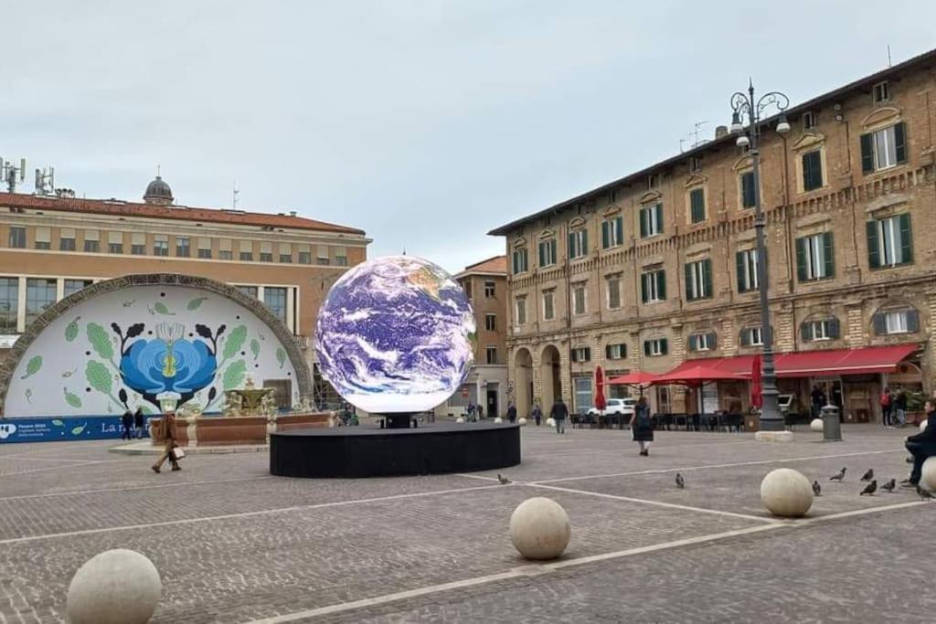 Apartamento Il Nido Di Silvia A Due Passi Dal Teatro Rossini Pésaro Exterior foto