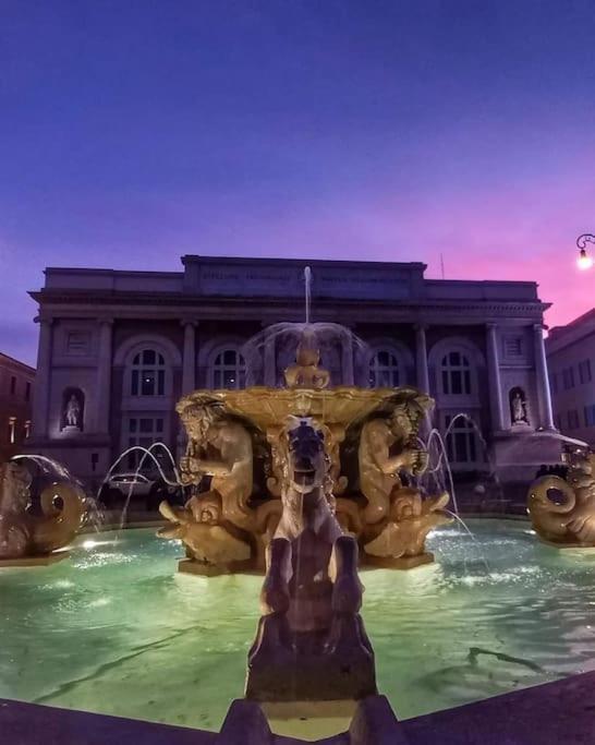 Apartamento Il Nido Di Silvia A Due Passi Dal Teatro Rossini Pésaro Exterior foto