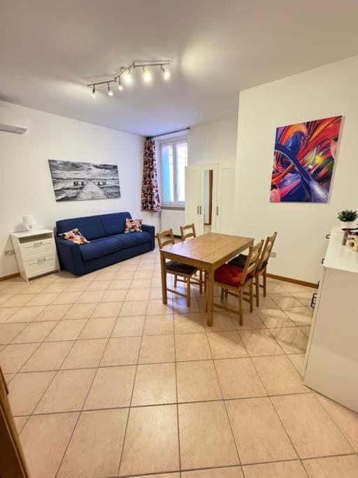 Apartamento Il Nido Di Silvia A Due Passi Dal Teatro Rossini Pésaro Exterior foto